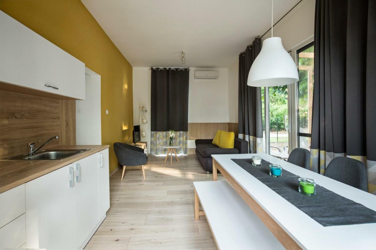 Barack Thermal & Natura Apartments Tiszakecske Exterior photo