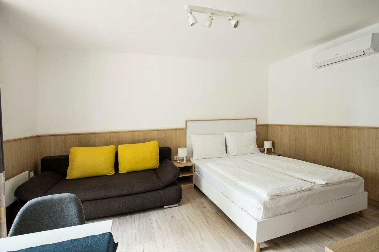 Barack Thermal & Natura Apartments Tiszakecske Exterior photo